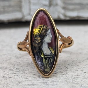 Old ring in 18-carat gold and Limoges enamel Old portrait ring