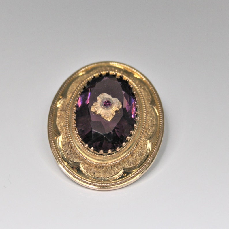 19th century brooch Ancient gold and gold metal brooch