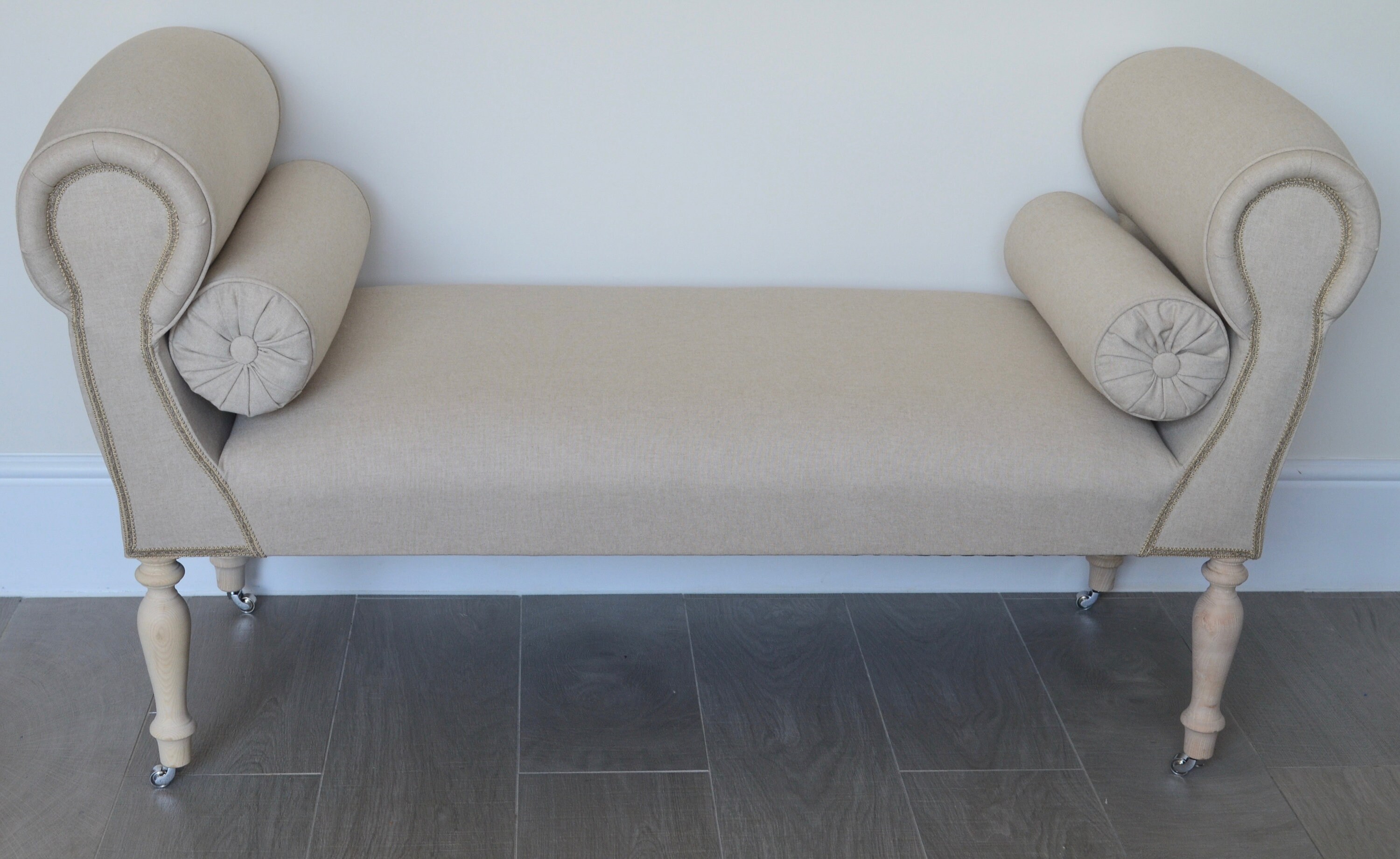Chaise Longue Lounge Sofa Daybed Seat In A Washed Linen Fabric - Daybed Chaise Lounge Sofa Chaise Longue Lounge Sofa Daybed Seat In A Washed Linen Fabric - Daybed Chaise Lounge Sofa