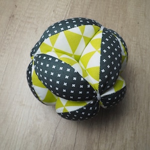 Montessori ball, Soft ball, Puzzle ball, Amish ball, Fabric ball, Gripping toy, Amish toy, Baby shower gift, Busy toy, Crib toy