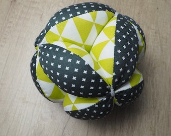 Green Color Montessori ball, Soft ball, Puzzle ball, Amish ball, Fabric ball, Gripping toy, Amish toy, Baby shower gift, Busy toy