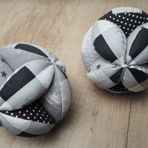 Monochrome Montessori ball, Soft ball, Puzzle ball, Amish ball, Fabric ball, Gripping toy, Amish toy, Baby shower gift, Busy toy