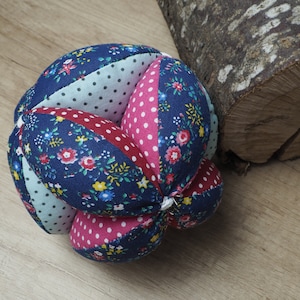 Flower pattern Montessori ball, Soft ball, Puzzle ball, Amish ball, Fabric ball, Gripping toy, Amish toy, Baby shower gift, Busy toy