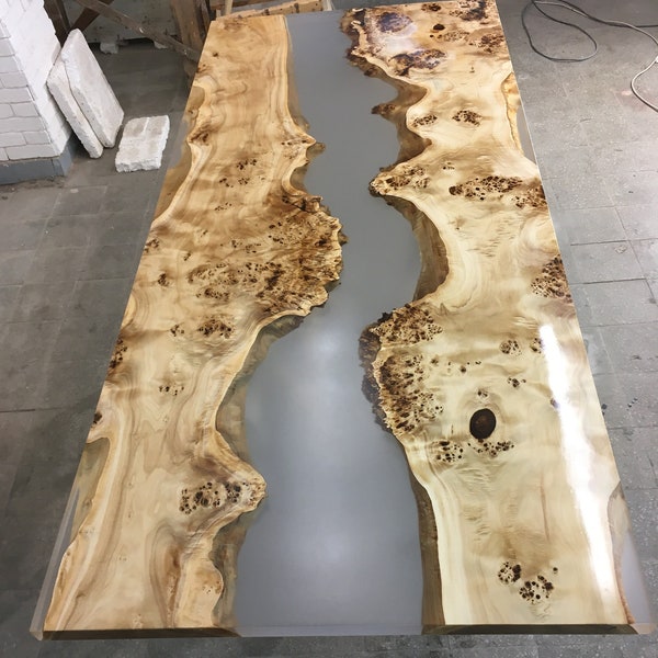 Dining table - poplar wood and transparent epoxy resin