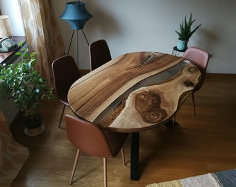 Dining table oval wood and epoxy