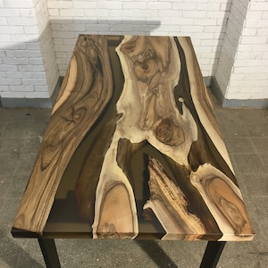 Dining table - walnut wood and brown epoxy resin