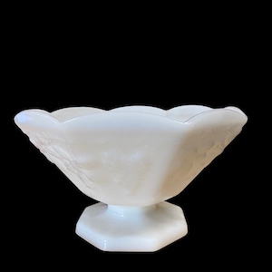 Anchor Hocking Vintage Milk Glass Fruit Bowl Pedestal Bowl