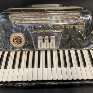 Vintage Lo Duca Bros Milwaukee koffer voor accordeon en muziek