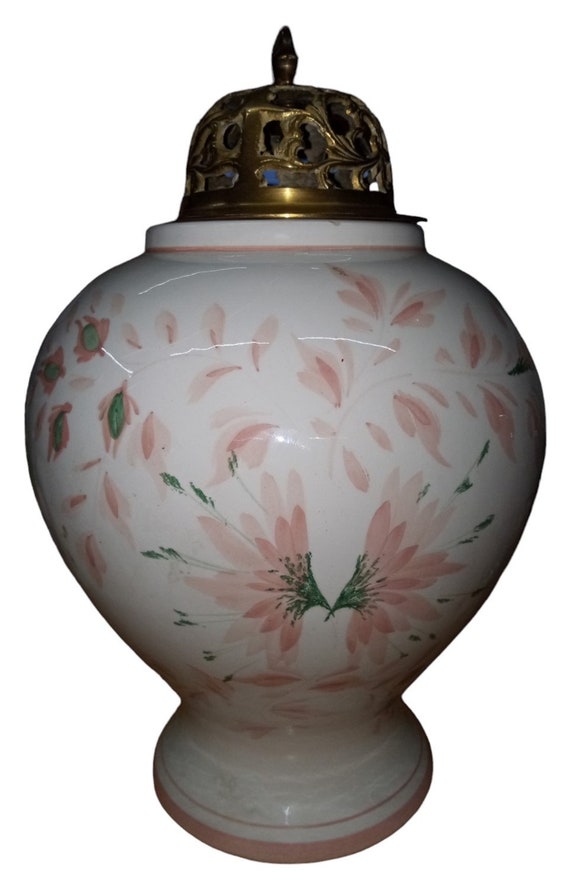 花柄装飾の陶器壺（蓋付き） 蓋付き花柄陶器壷 イタリア製 ヴィンテージ コレクターズアイテム 装飾