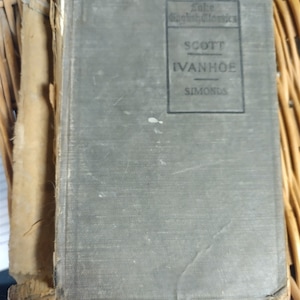 ANTIQUE VINTAGE 1899 IVANHOE Rare Gray Book Walter Scott Lake English Classics