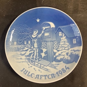 Vintage Bing and Grondahl 1984 The Christmas Letter Blue Plate