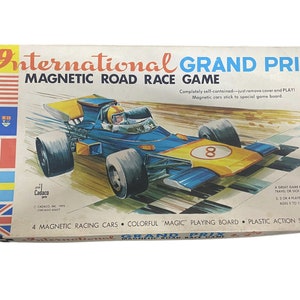 International Grand Prix Magnetic Road Race Game Great Cadaco Game 1975