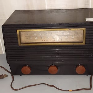 Vintage MCM 1940's RCA Victor Radio 8-X-71 Ch= RC-1070 Victor Talking Machine