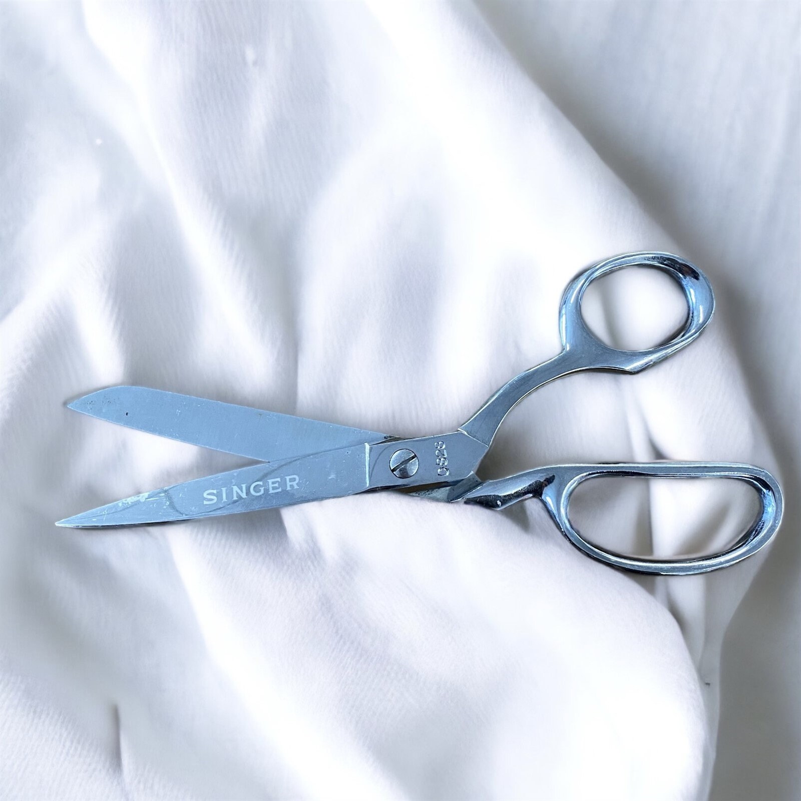 Singer 9.5 ProSeries™ Spring Assist Scissor