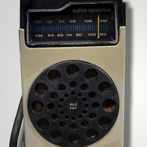 Vintage Sharp Radio FX-209HA AM FM Super Sensitive Solid State
