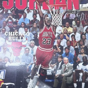 マイケル・ジョーダン タペストリー① NBA JORDAN シカゴブルズ 51xPhT4mtLL._UF350,350_QL50_.jpg