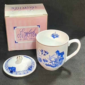 Salem China Co. English Collection Blue Willow Legend Lidded Cup w Original Box
