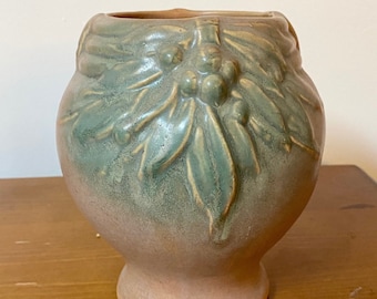 Vintage 7" Nelson McCoy Matte Glaze Leaves Brown Leaves and Berries Planter Vase