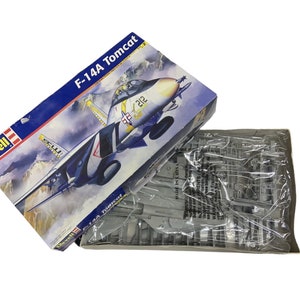 Model Airplane F-14A Tomcat Revell 48:1 Scale Toy Plane US Navy Fighter Craft