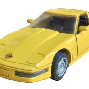 Chevrolet Corvette 1996 Diecast Model Car Vintage Collectible Automotive Hobby