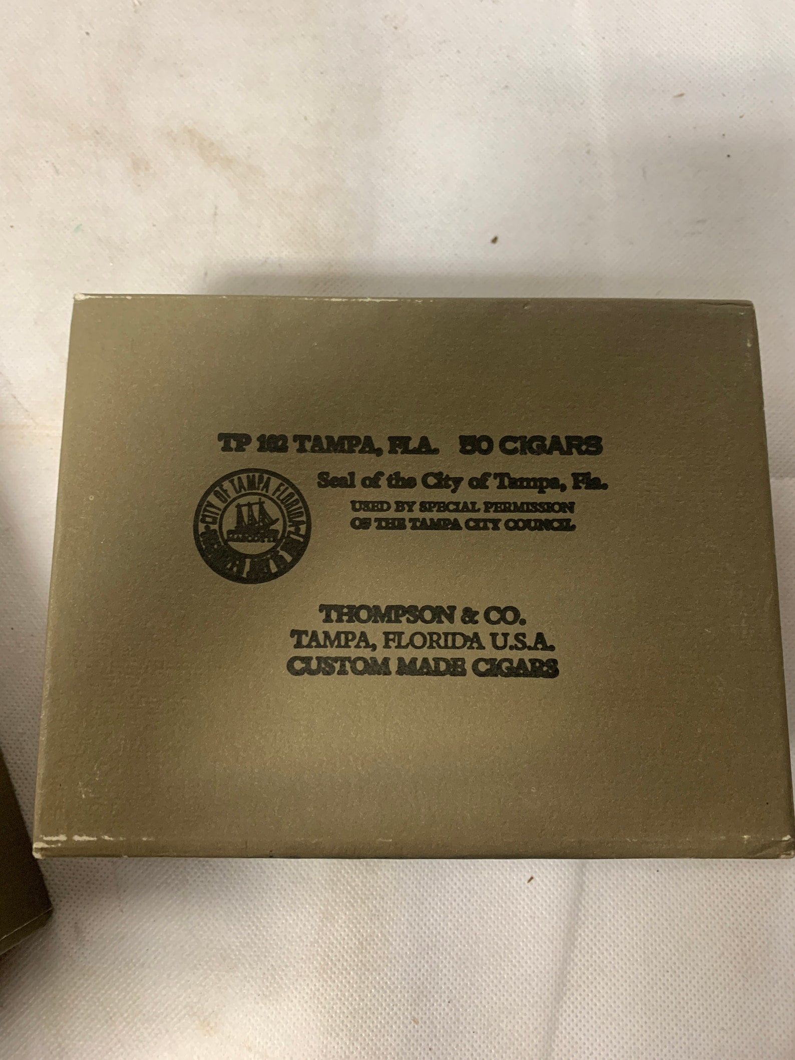 Thompson Cigar - p2aq2ug