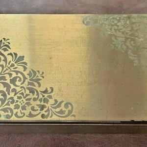 Beautiful Vintage Elgin American Gold Etched Box Compact