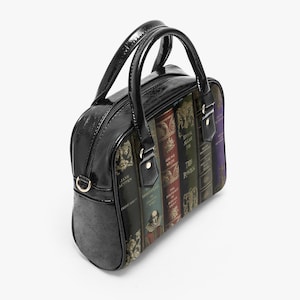 Vintage Books Classic Literature Purse with Shoulder Strap (JPIBOOKS) imagem 4