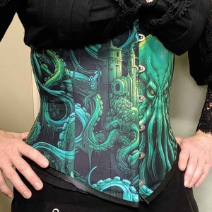 L'appel de Cthulhu Corset sous la poitrine d'horreur victorien Sur mesure Convient aux grandes tailles image 4