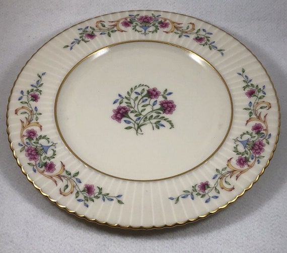 Lenox Cinderella Old Fine China Dinner Plate 10 78 V308 Discontinued Gold Edge