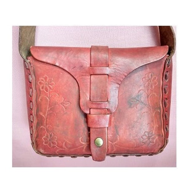 Bag Purse Bag in Red Leather Pushed Back Vintage 1970's Hippie Boho Flowers power Beautiful Patina Free Shipping Canada USA
