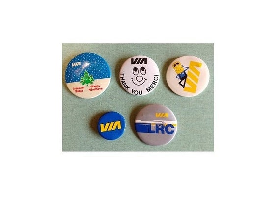 Lot de 5 vintage macarons Via Rail Noel Livraison… - image 1