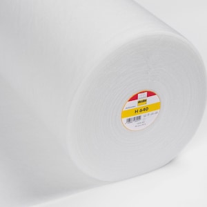 Lightweight Medium Loft Fusible Fleece Batting Wadding H640 Iron on White. 90 cm wide.