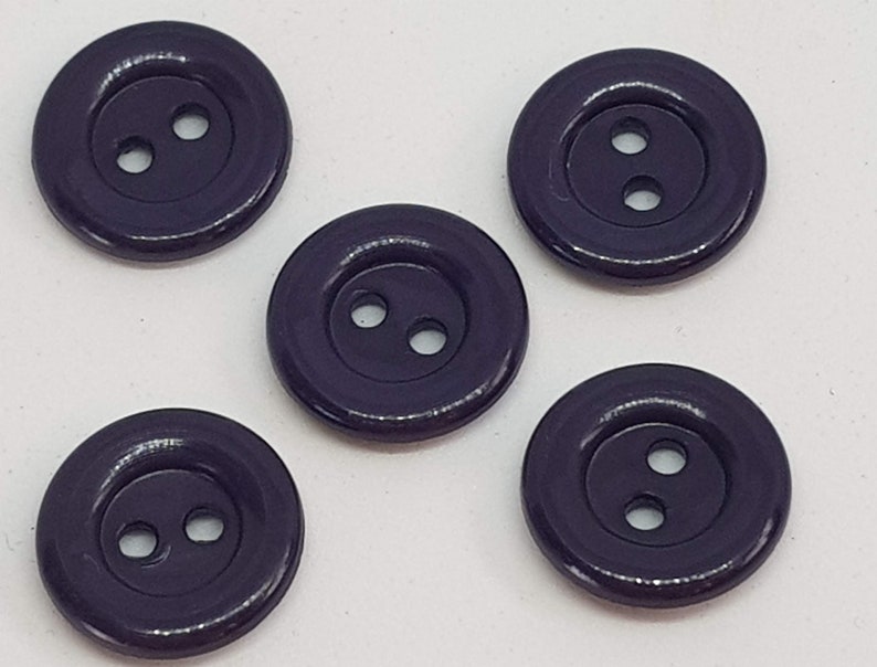 Cardigan Carsini Italian Shiny Plastic Buttons x 10pcs 2 HOLE 15mm