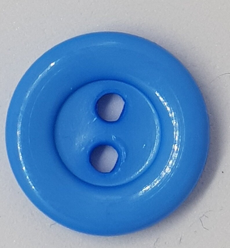 Cardigan Carsini Italian Shiny Plastic Buttons x 10pcs 2 HOLE 15mm