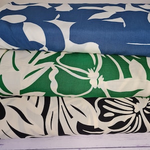 Tecido de costura Challis com estampa floral abstrata em viscose por 1,2 m