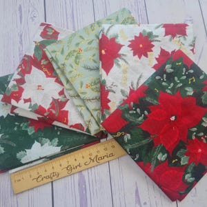 Confezione da 5 pezzi di tessuto per quilting in cotone metallizzato Jolly Poinsettia Christmas.
