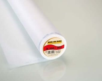 Interfaccia fusibile rigida/di peso medio Bianco: Vilene H250/305 termoadesivo su tessuto non tessuto largo 90 cm. Al mezzo metro.