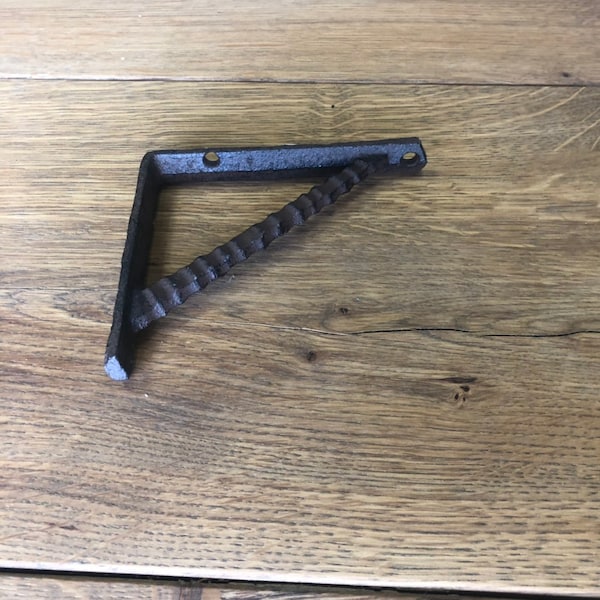 Cast iron shelf bracket open kitchen shelving