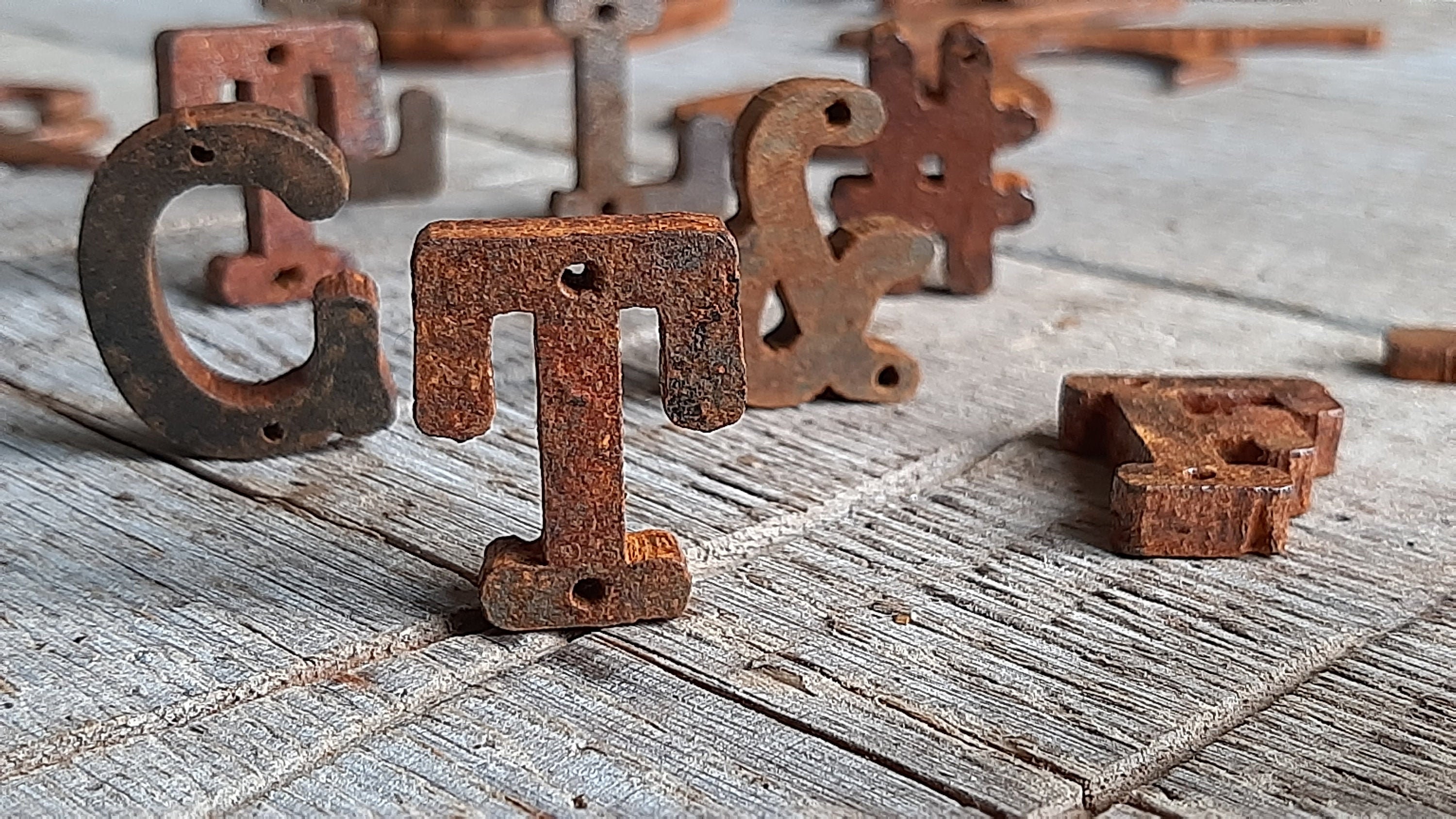 Ein Metall Mit 4 Buchstaben