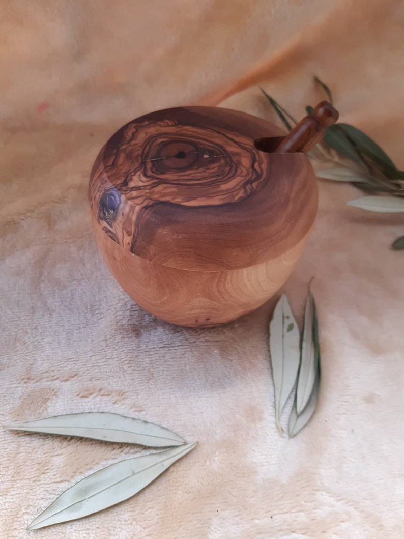 Valentine/'s Day table center... spices.. storage Valentine/'s Day gift kitchen decoration.. olive wood saltpepper shaker