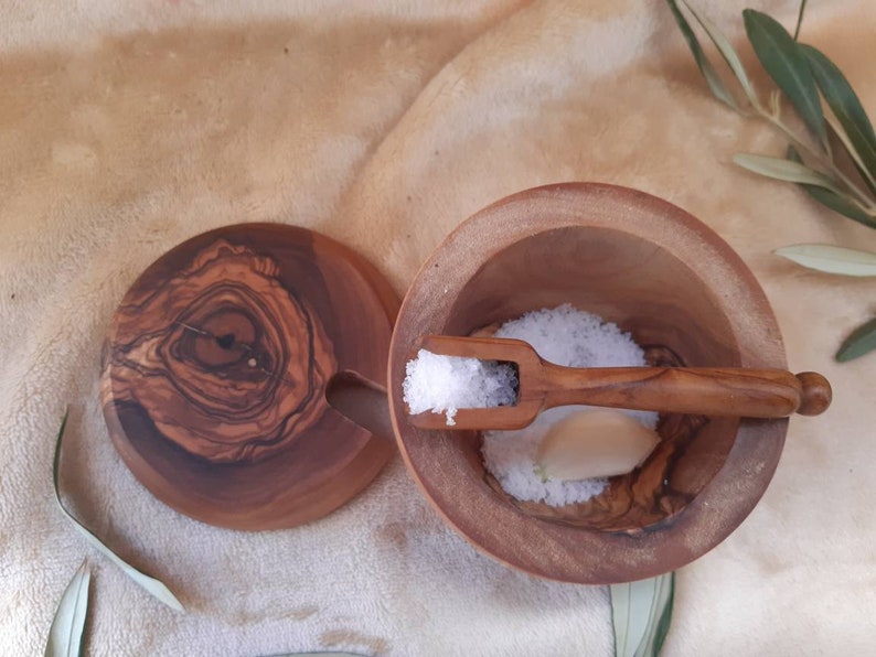 Valentine/'s Day table center... spices.. storage Valentine/'s Day gift kitchen decoration.. olive wood saltpepper shaker