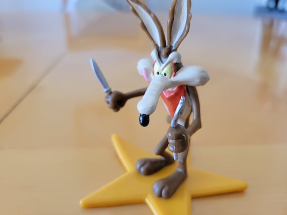 Wile E Coyote From the Looney Tunes From 1990s Collectible NEW 4