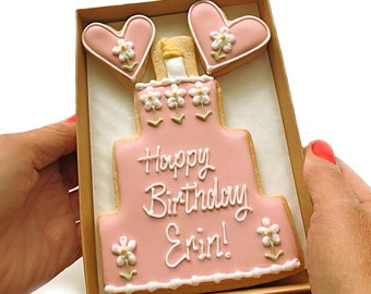 Handeisertes personalisiertes 'Pink Daisy' Geburtstagsplätzchen BRIEFBOX GESCHENK
