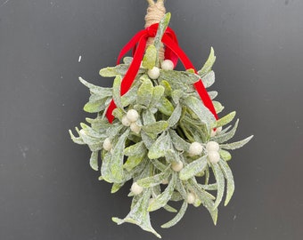 Hanging Mistletoe Bundle, Frosted Mistletoe with White Berries,  Winter and Holiday Home Decor