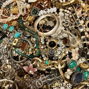 Vintage Estate 10 Piece Costume Jewelry Mystery Lot All Wearable - Etsy