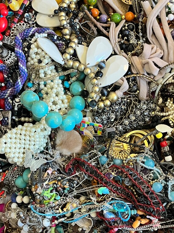 Bulk clearance junk jewelry