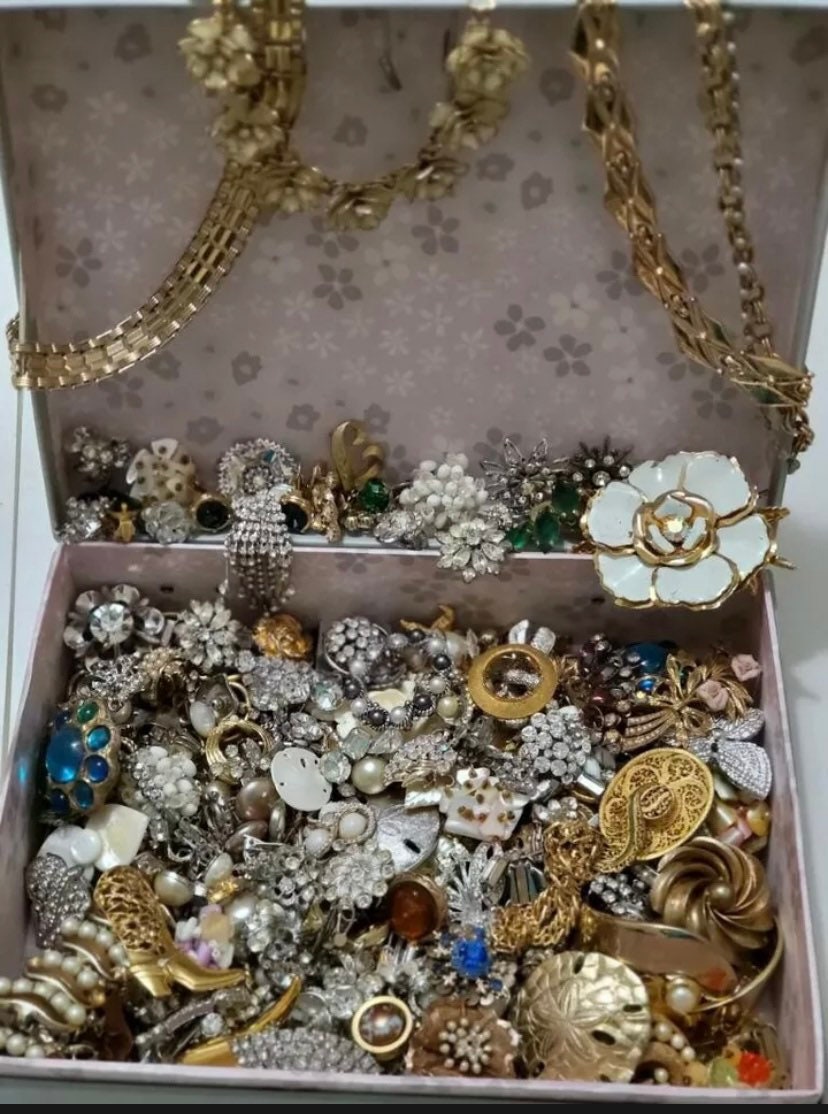 Vintage Estate Costume Jewelry 10 Piece Lot All Wearable - Etsy