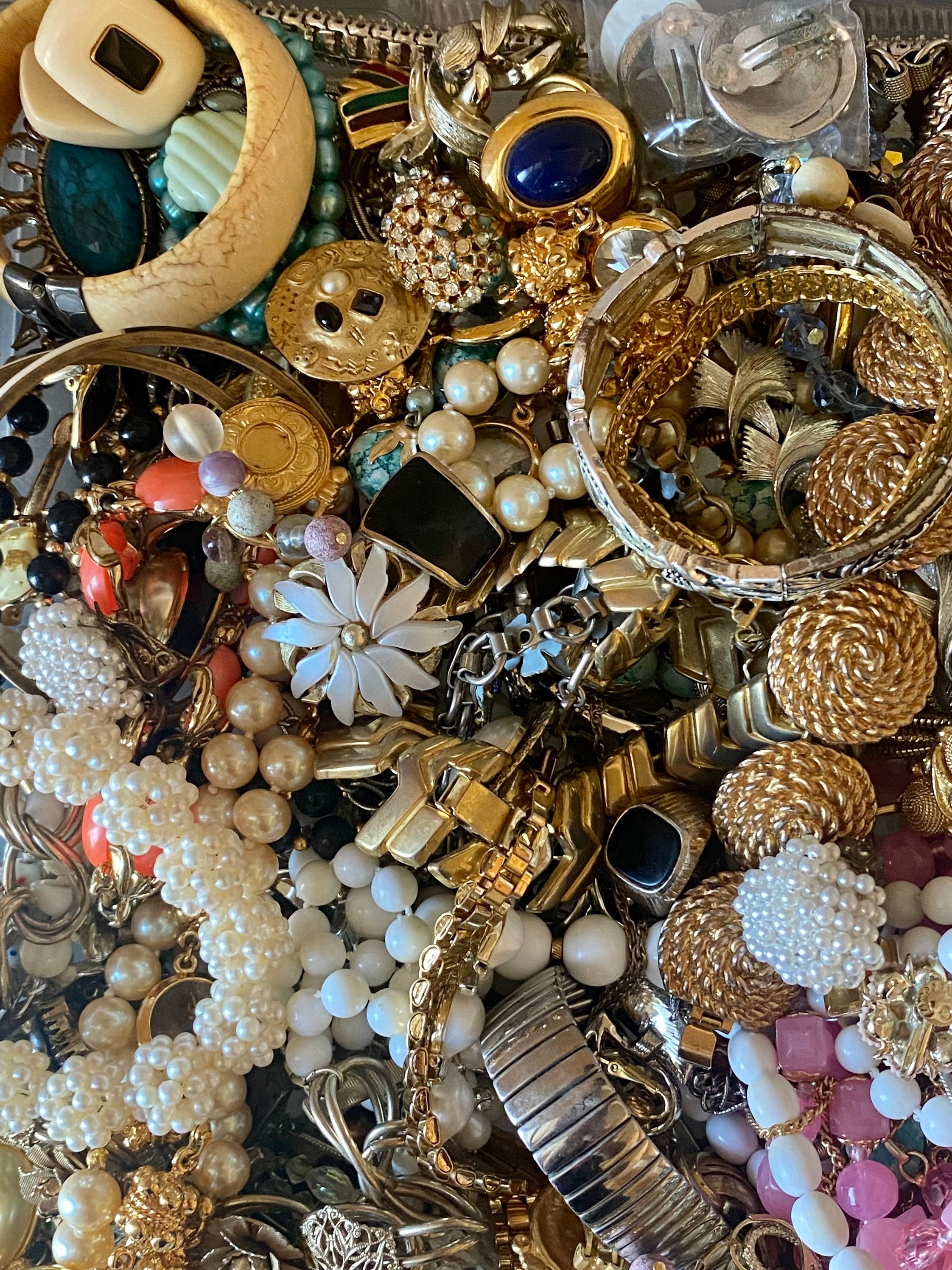 Vintage jewelry Mystery & Fun! Costume jewelry lot/bulk jewelry! You  should NOT expect to receive exactly what is pictured in this photo!