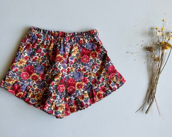 Size 12-18m ready to ship nora shorts in cream vintage floral