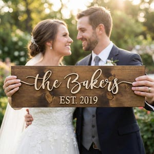 Letrero personalizado con el apellido familiar, regalo de boda de madera personalizado para parejas, aniversario de fundación.